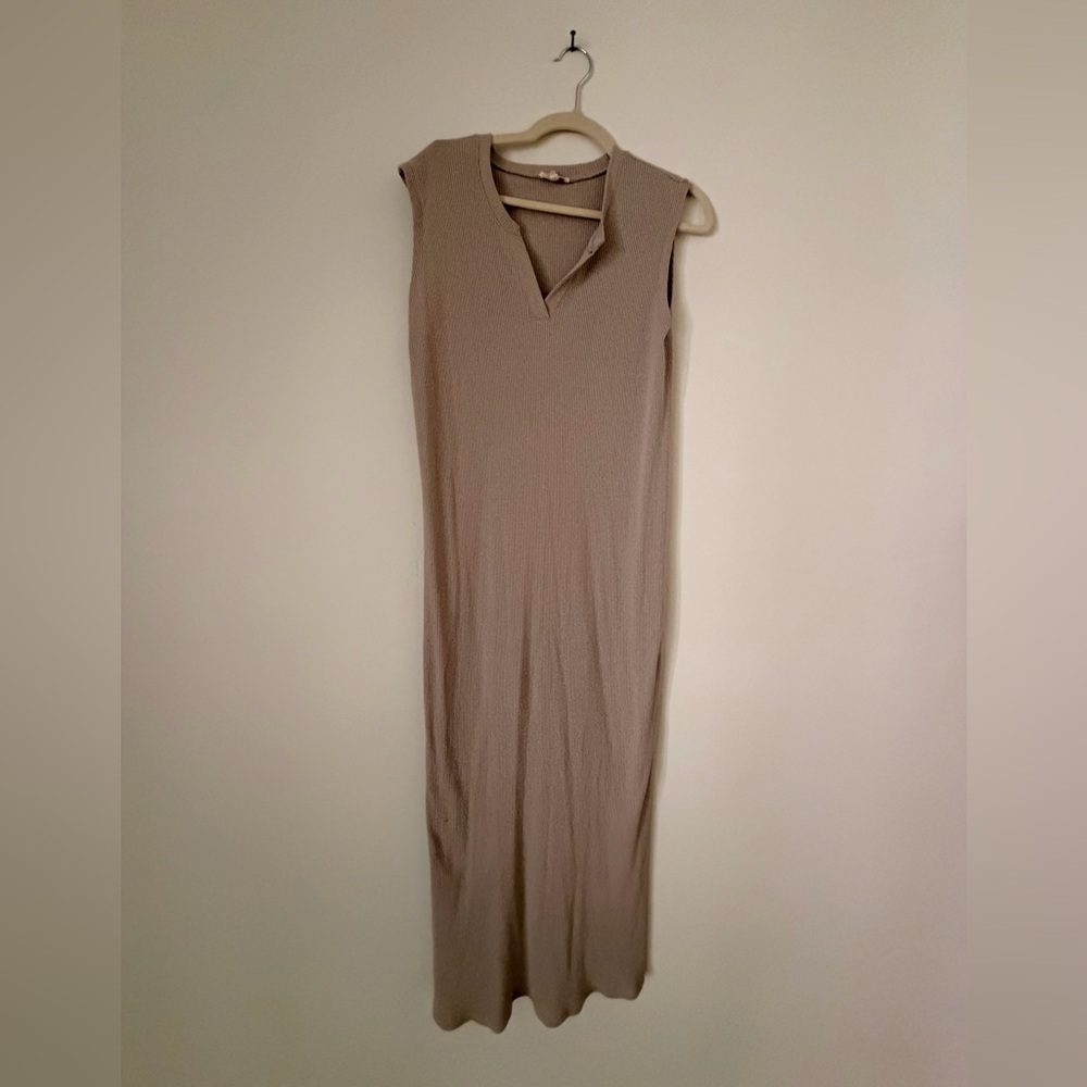 Splendid size S maxi dress in taupe